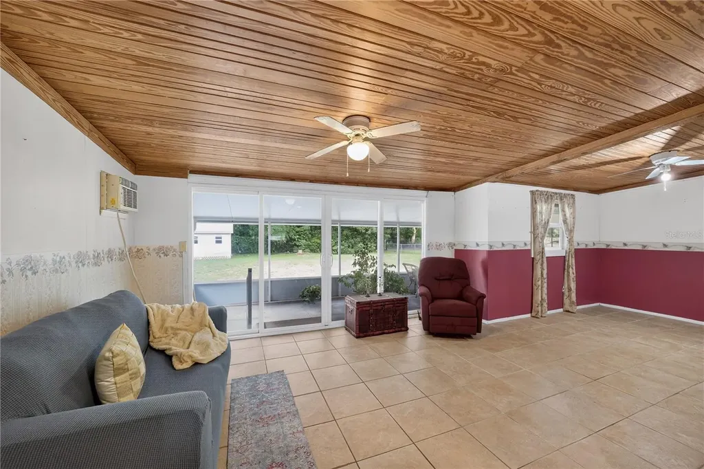 2875 NE 49th Street Ocala FL 34479