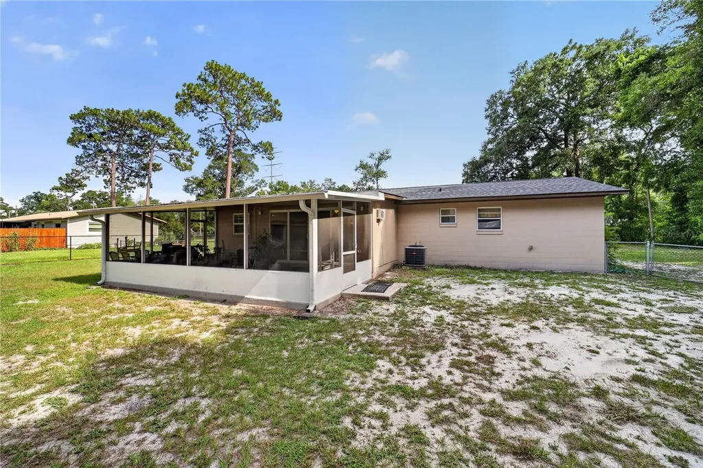 2875 NE 49th Street Ocala FL 34479