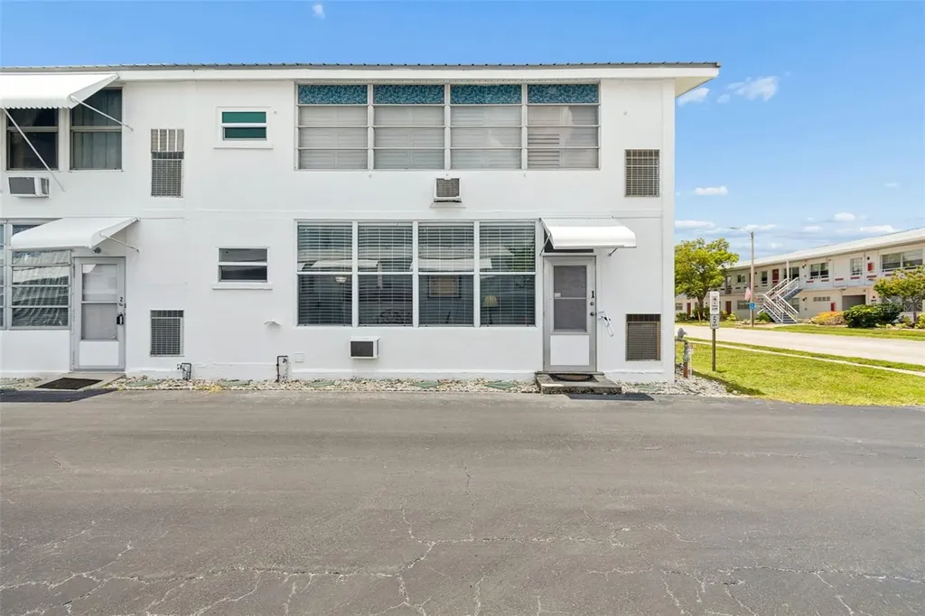 5875 18th Street N St Petersburg FL 33714