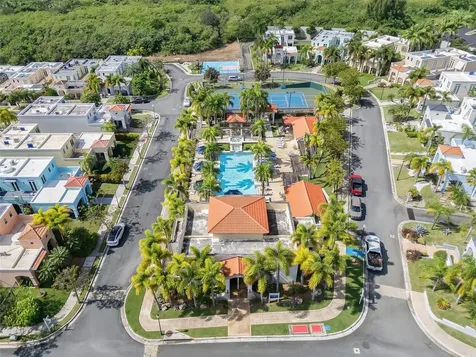 6690 Calle Turquoise Vega Alta PR 00692