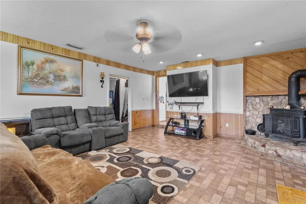 17250 NW 26th Court Trenton FL 32693