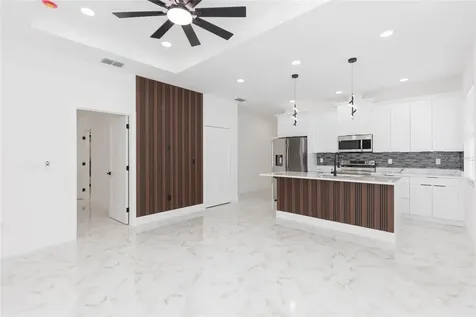 3720 N 32nd Tampa FL 33610