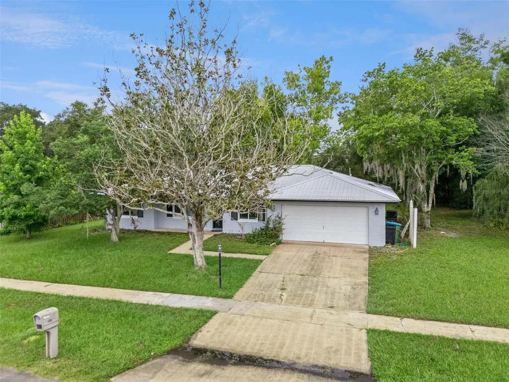2142 Kendall Court Deltona FL 32738