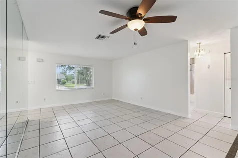 2142 Kendall Court Deltona FL 32738
