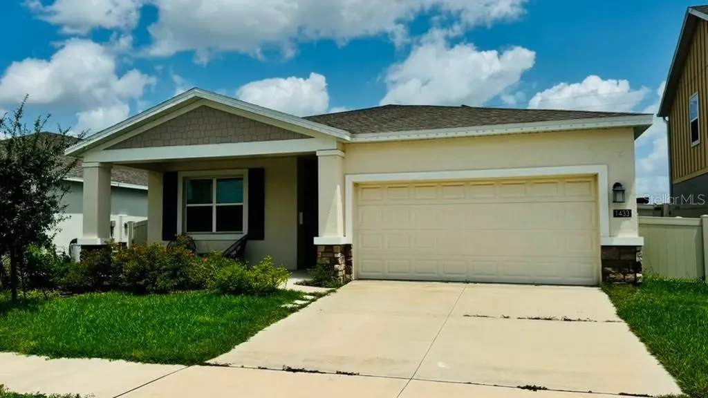 1433 Deepwater Circle Eagle Lake FL 33839