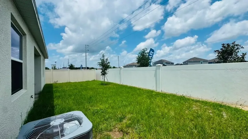 1433 Deepwater Circle Eagle Lake FL 33839