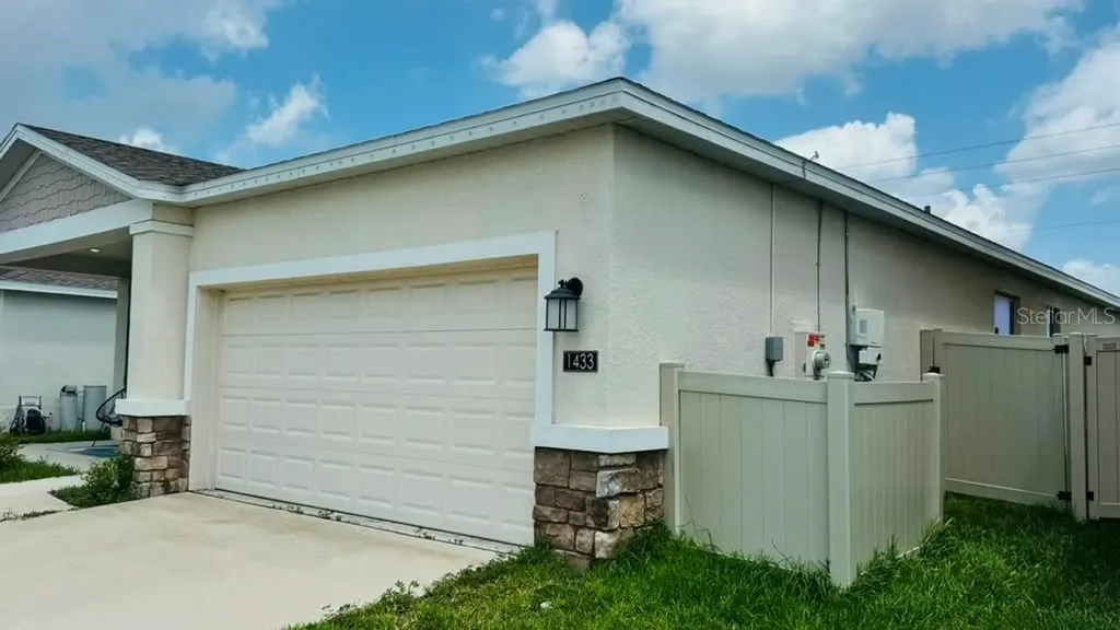 1433 Deepwater Circle Eagle Lake FL 33839