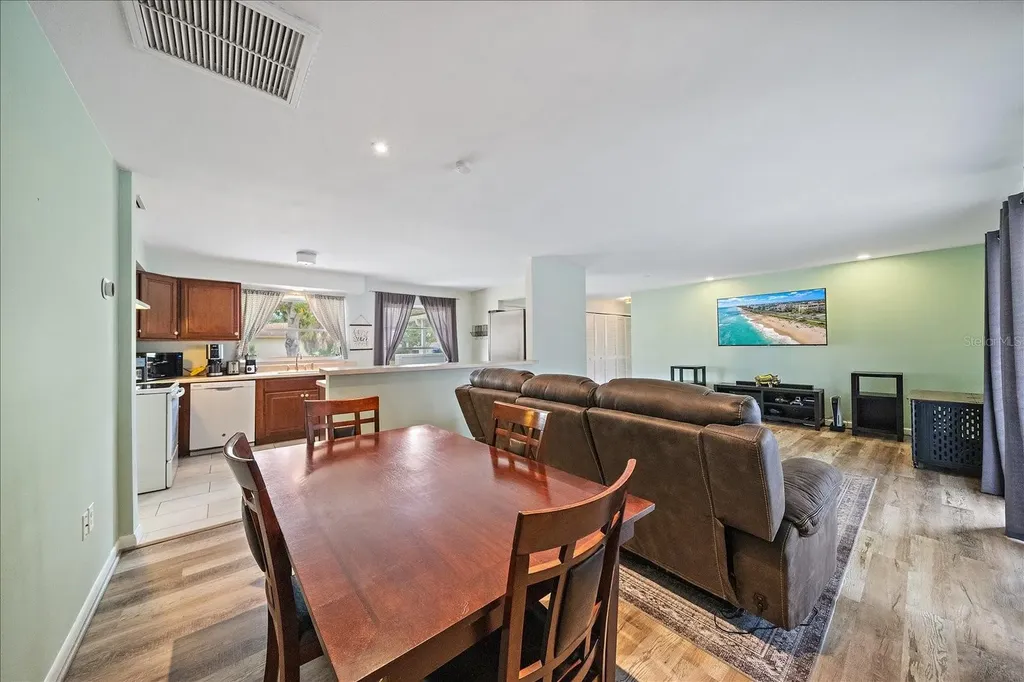 1210 Doris Drive Sarasota FL 34243