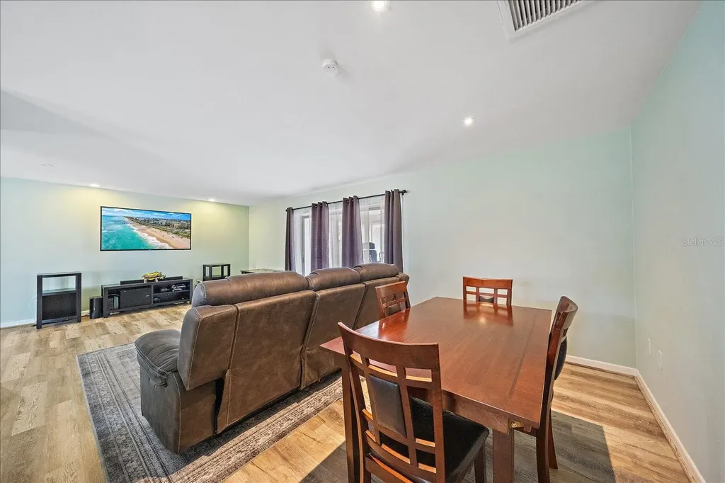 1210 Doris Drive Sarasota FL 34243