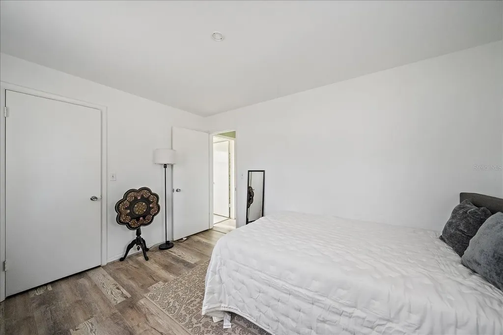 1210 Doris Drive Sarasota FL 34243