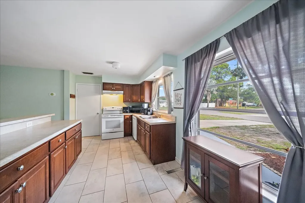 1210 Doris Drive Sarasota FL 34243