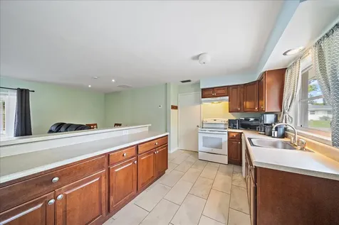 1210 Doris Drive Sarasota FL 34243