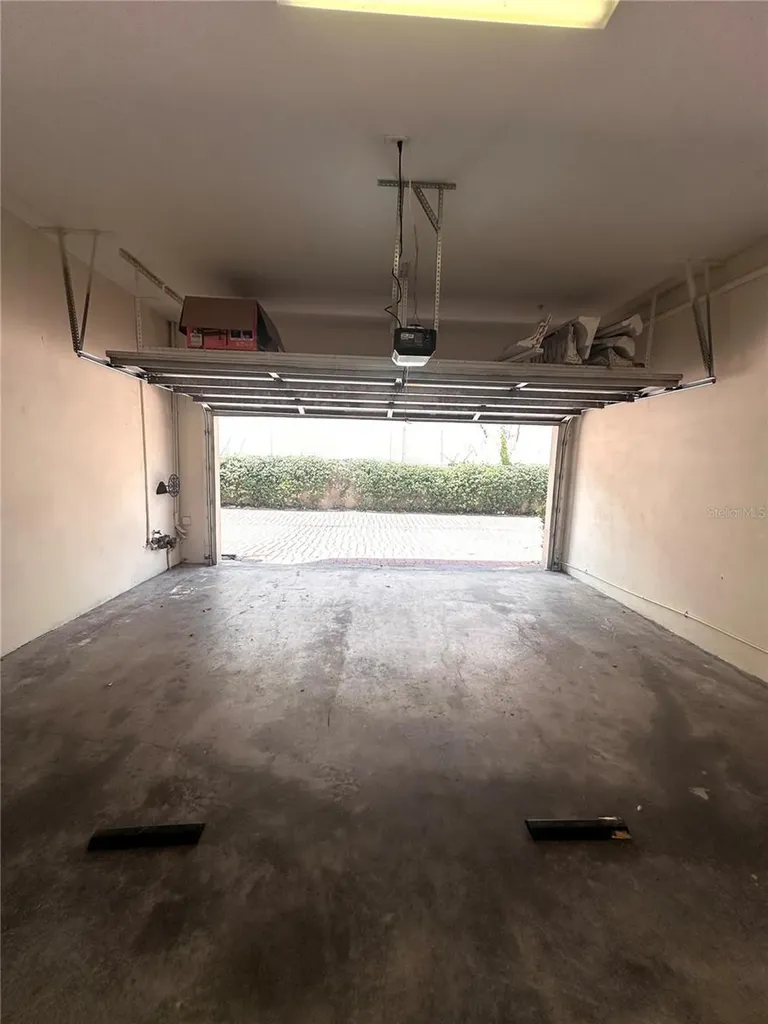 2303 Kensington Garden Lane Tampa FL 33609