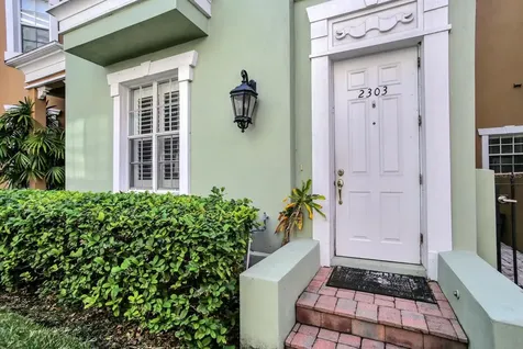 2303 Kensington Garden Lane Tampa FL 33609