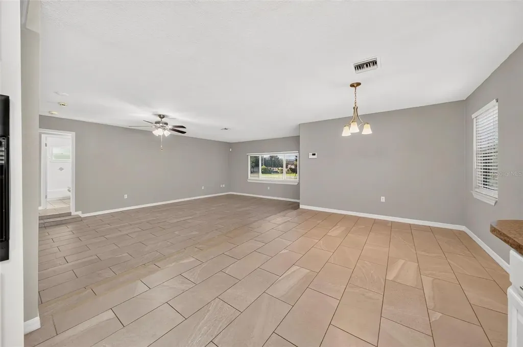 610 W Maud Street Tavares FL 32778