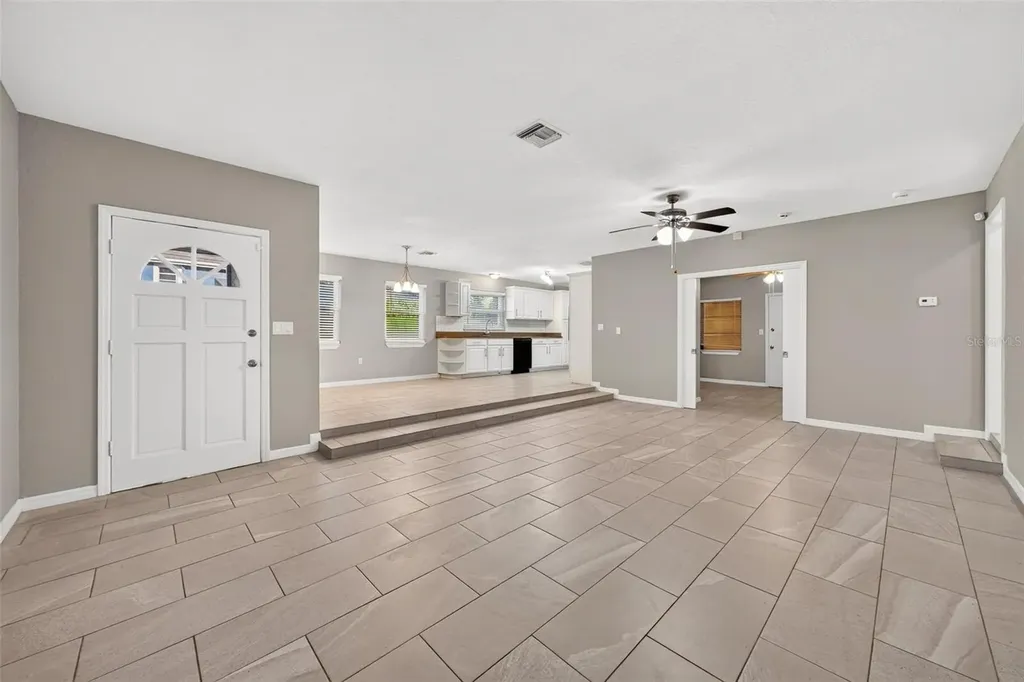 610 W Maud Street Tavares FL 32778
