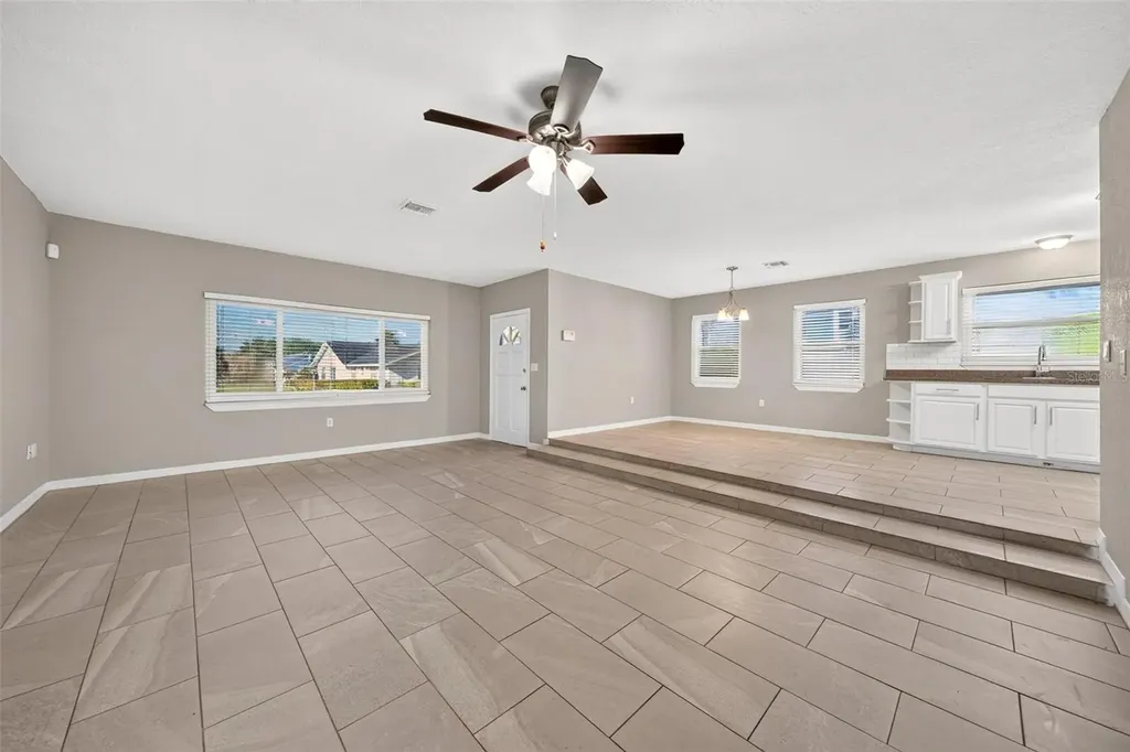 610 W Maud Street Tavares FL 32778