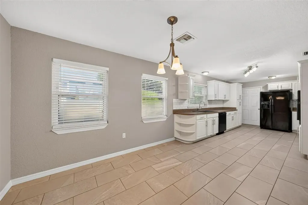 610 W Maud Street Tavares FL 32778