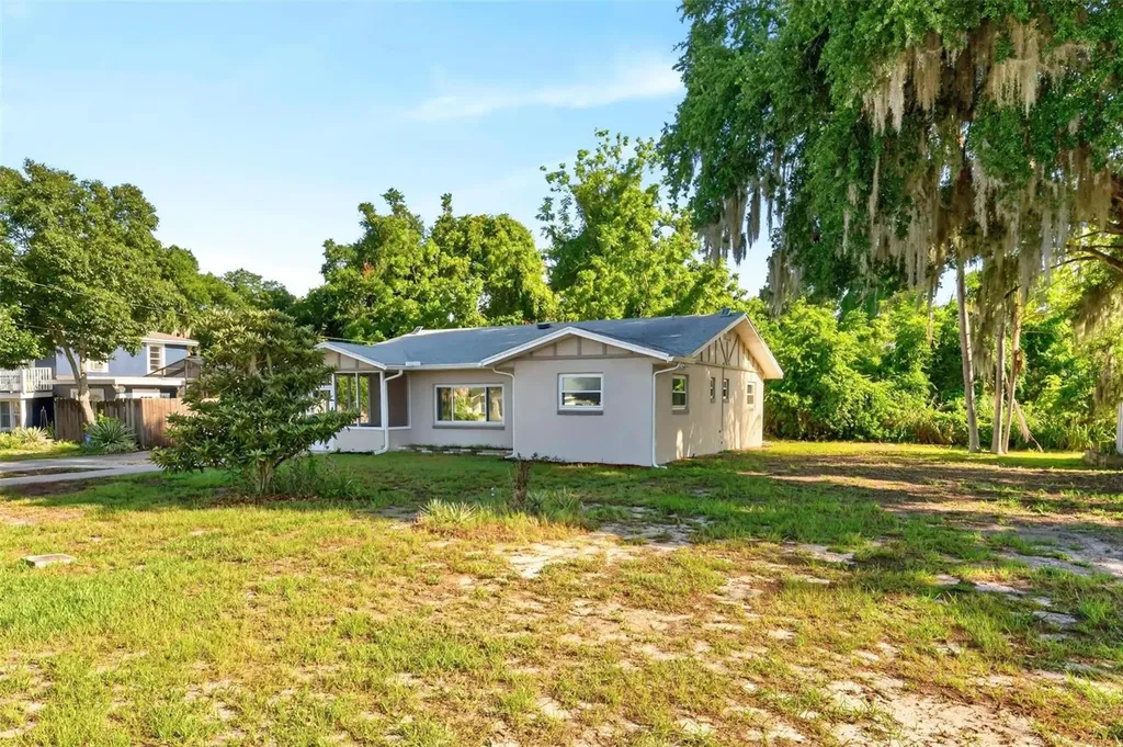610 W Maud Street Tavares FL 32778