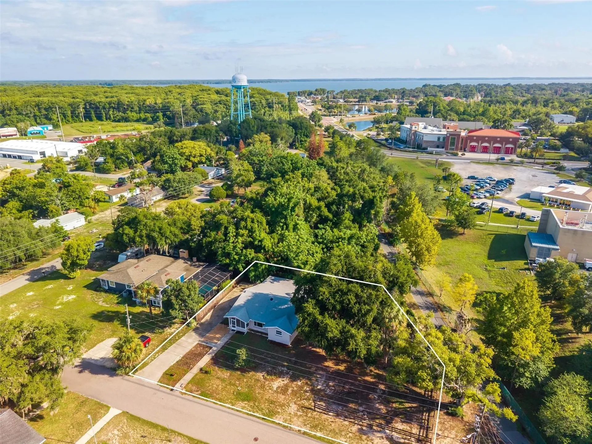 610 W Maud Street Tavares FL 32778