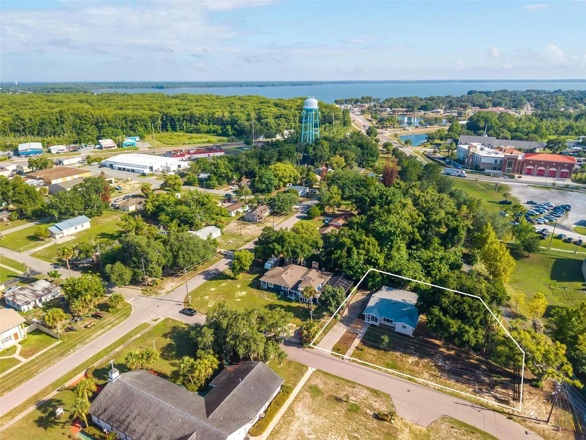610 W Maud Street Tavares FL 32778