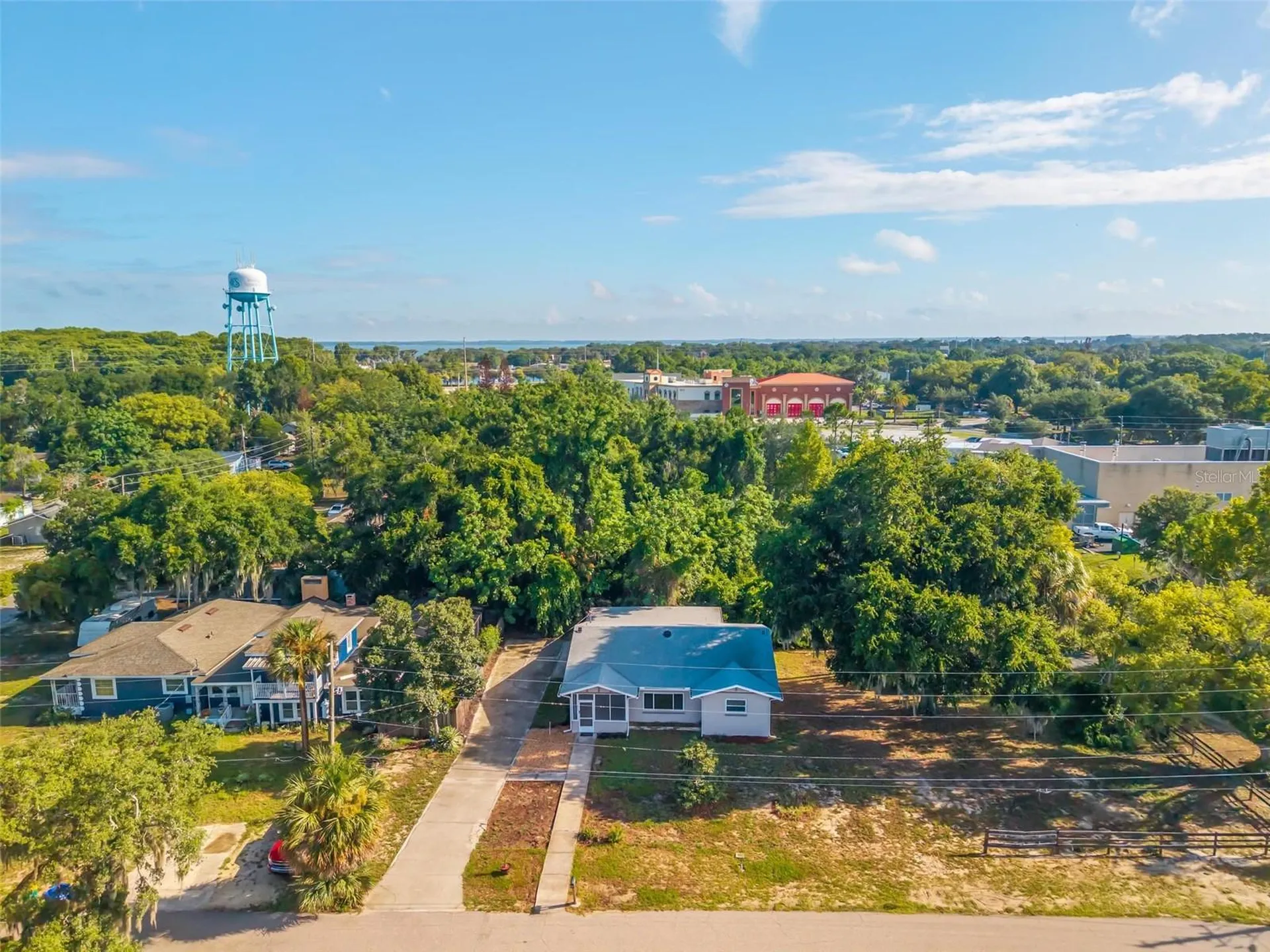 610 W Maud Street Tavares FL 32778