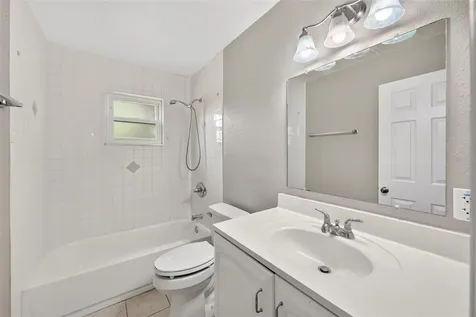 610 W Maud Street Tavares FL 32778