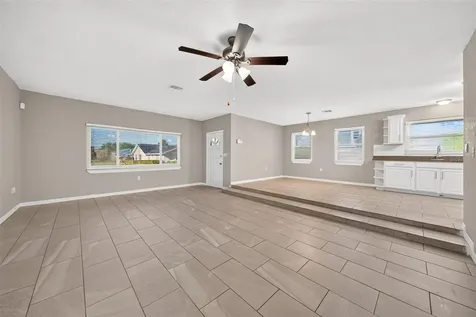 610 W Maud Street Tavares FL 32778