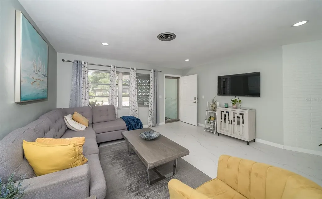 2063 Dunston Cove Road Clearwater FL 33755
