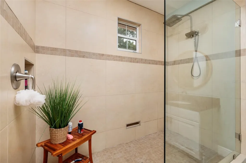 190 Banyan Bay Drive St Petersburg FL 33705