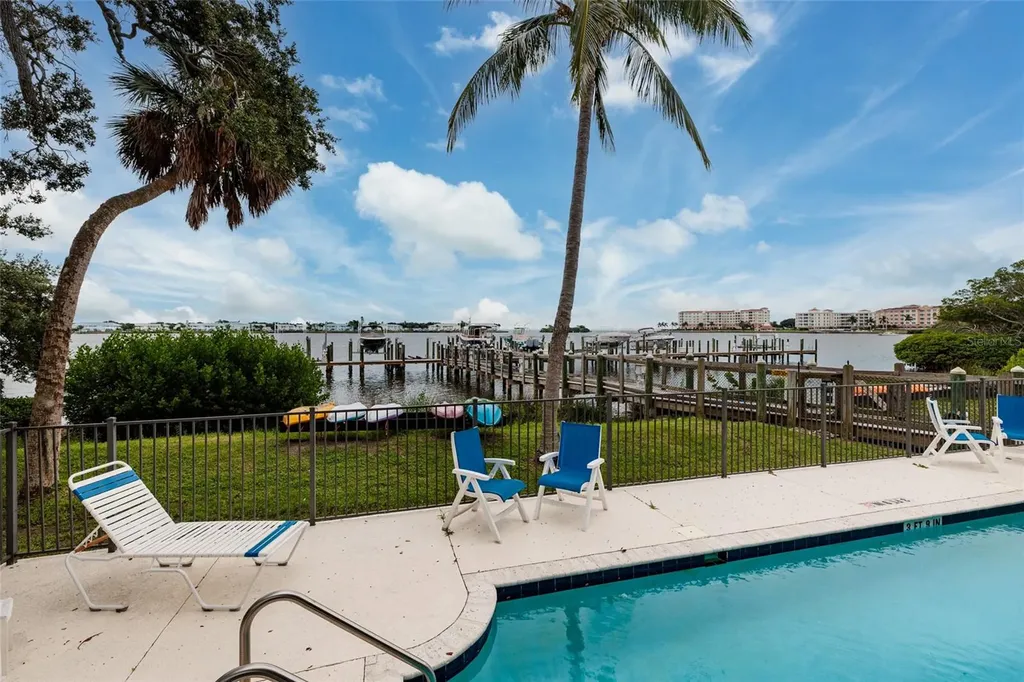 190 Banyan Bay Drive St Petersburg FL 33705