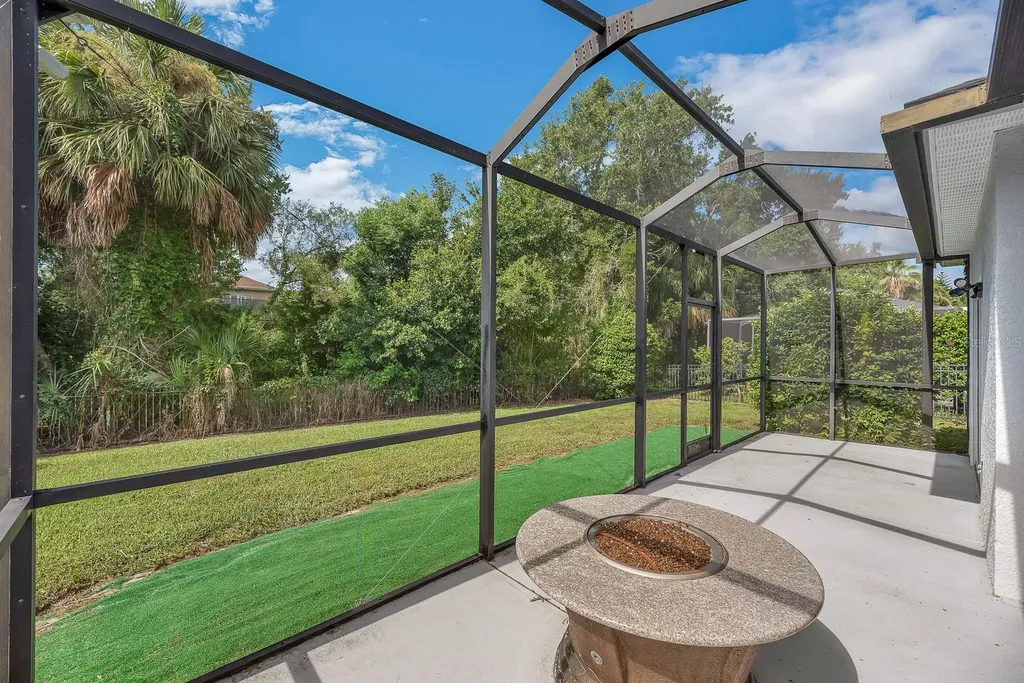 6116 Skylarkcrest Drive Lithia FL 33547