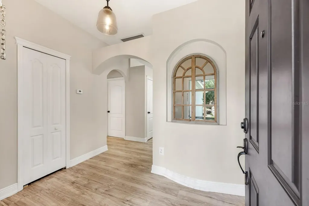 6116 Skylarkcrest Drive Lithia FL 33547