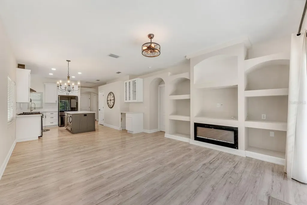 6116 Skylarkcrest Drive Lithia FL 33547