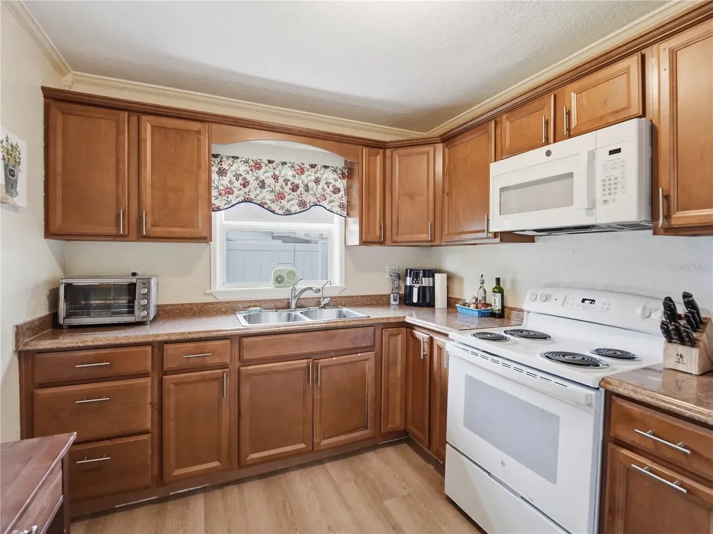 332 Illinois Avenue St Cloud FL 34769