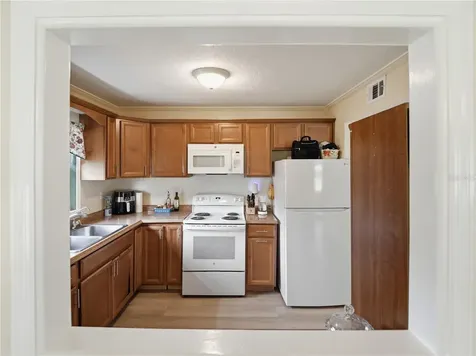 332 Illinois Avenue St Cloud FL 34769
