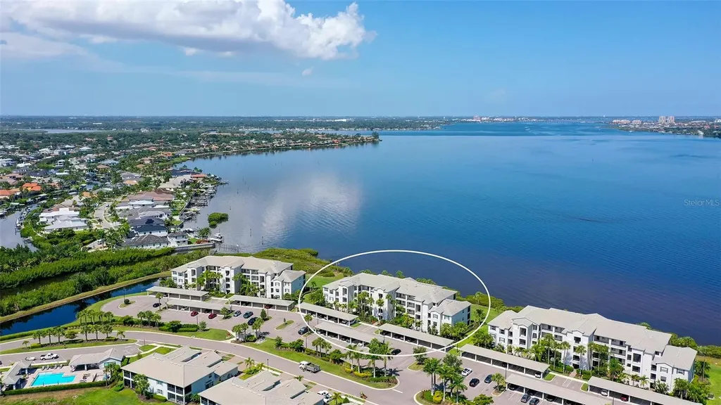 910 Tidewater Shores Loop Bradenton FL 34208