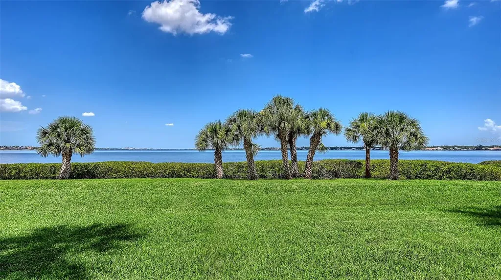 910 Tidewater Shores Loop Bradenton FL 34208