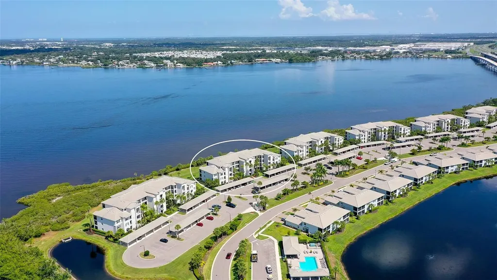 910 Tidewater Shores Loop Bradenton FL 34208
