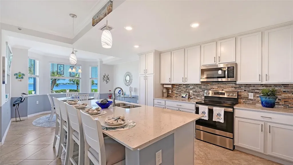 910 Tidewater Shores Loop Bradenton FL 34208