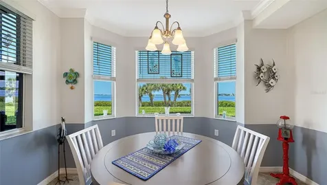 910 Tidewater Shores Loop Bradenton FL 34208
