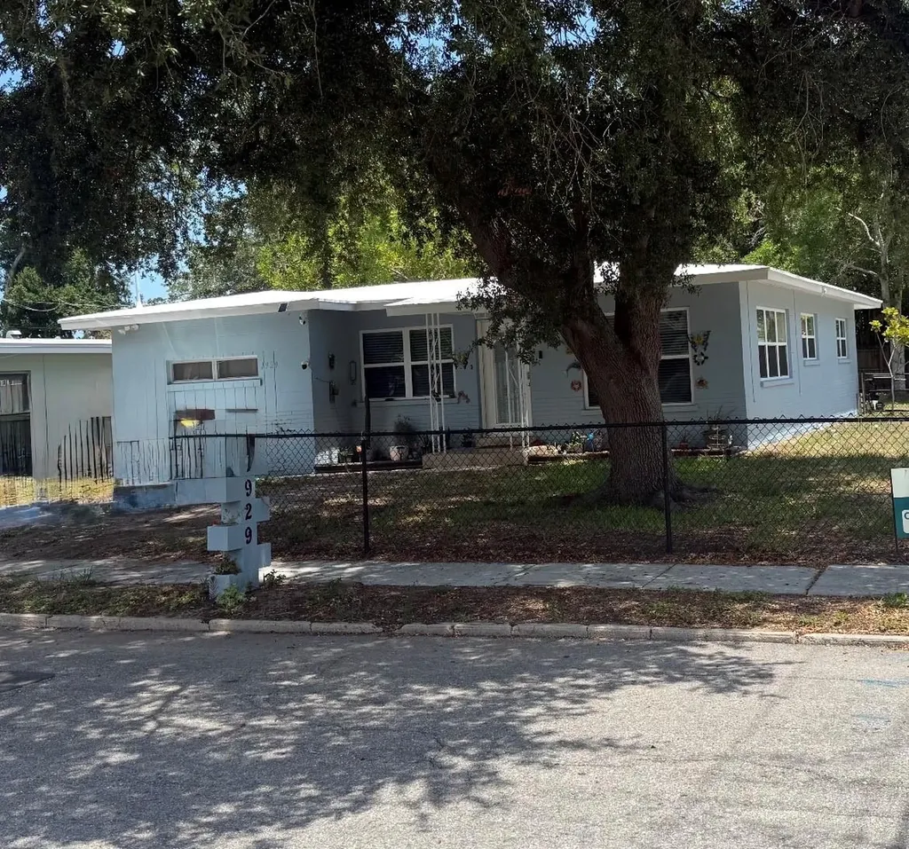 1929 3rd Avenue E Bradenton FL 34208
