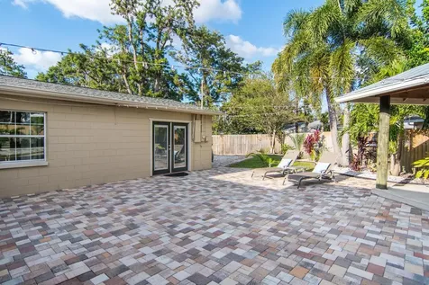 528 59th Way S St Petersburg FL 33707
