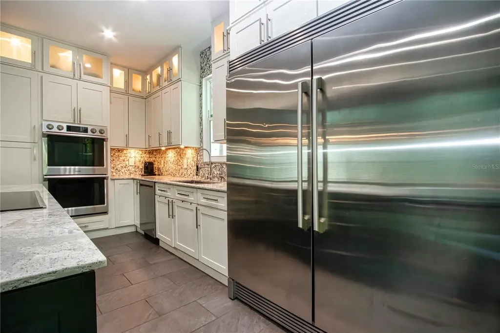 3915 Somerset Drive Sarasota FL 34242