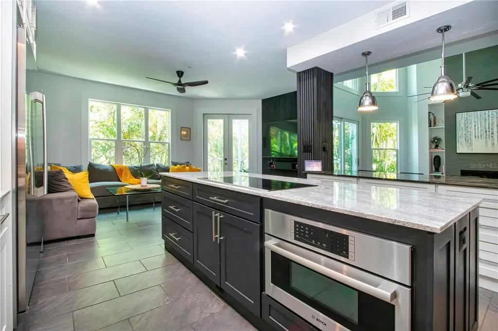 3915 Somerset Drive Sarasota FL 34242