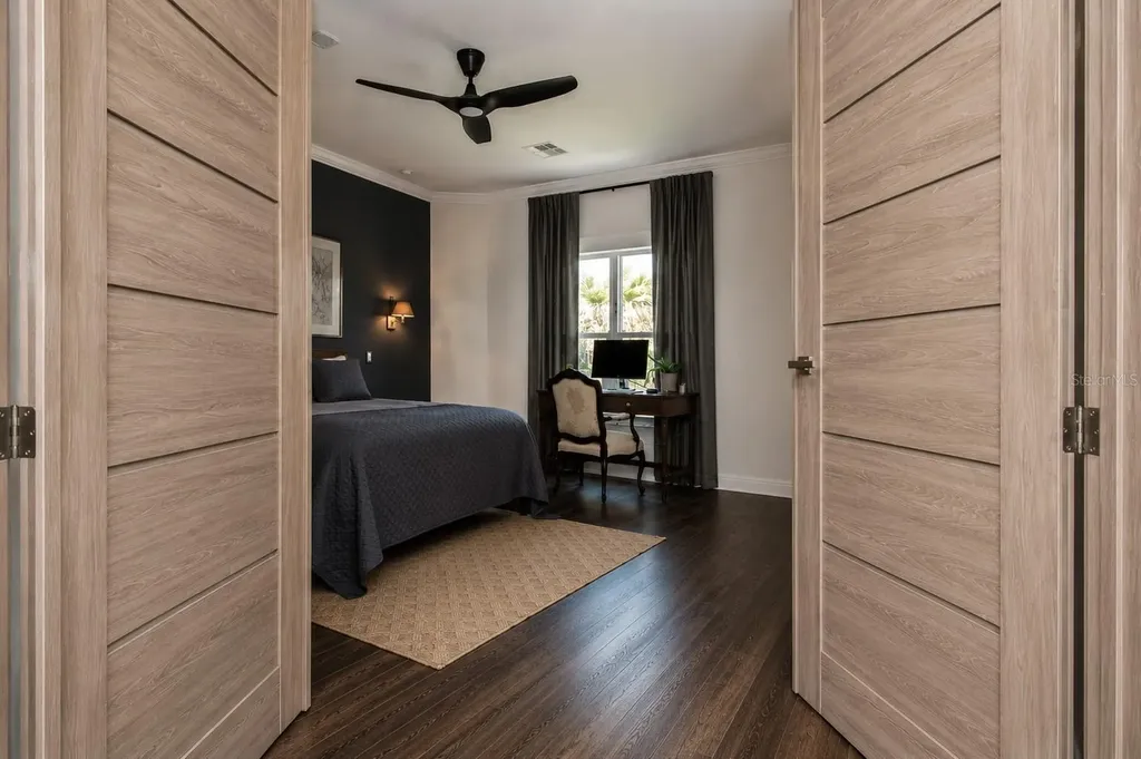 3915 Somerset Drive Sarasota FL 34242