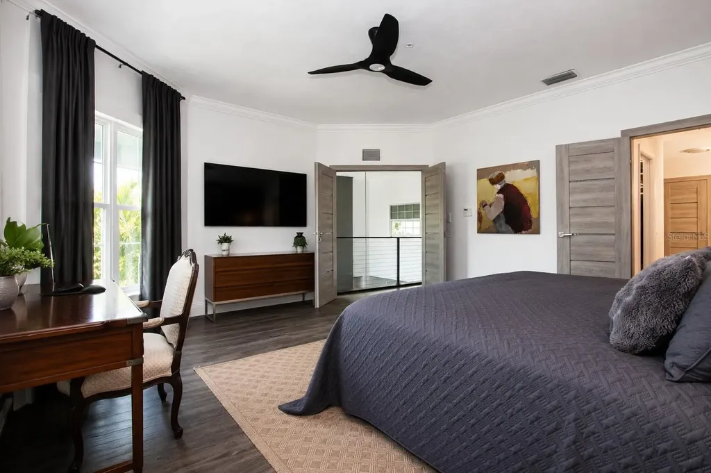 3915 Somerset Drive Sarasota FL 34242