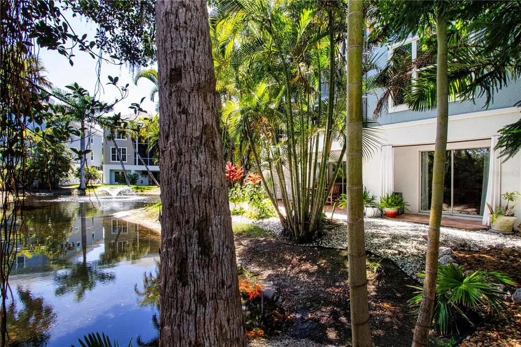 3915 Somerset Drive Sarasota FL 34242
