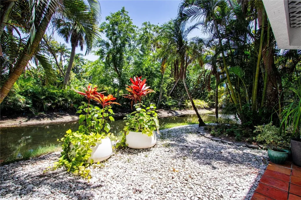 3915 Somerset Drive Sarasota FL 34242
