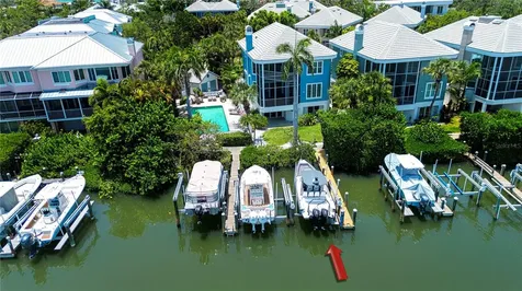3915 Somerset Drive Sarasota FL 34242